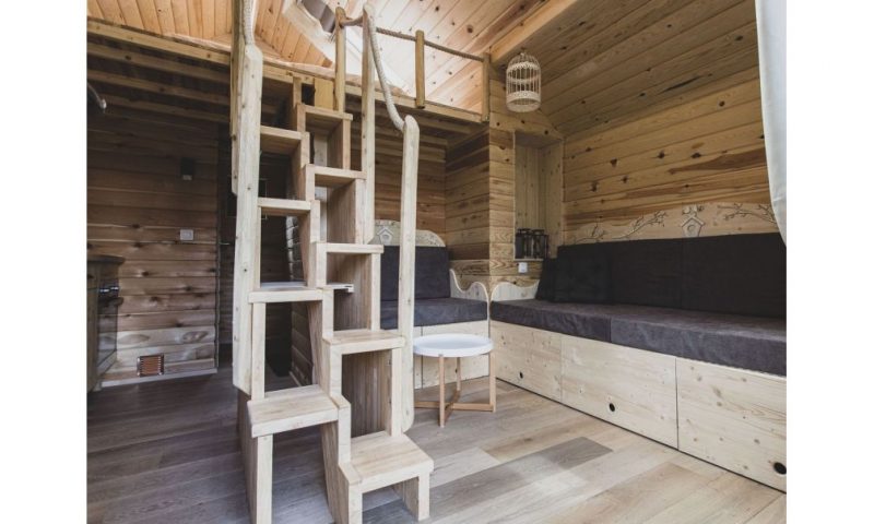 Boomhut met Sauna en Hottub