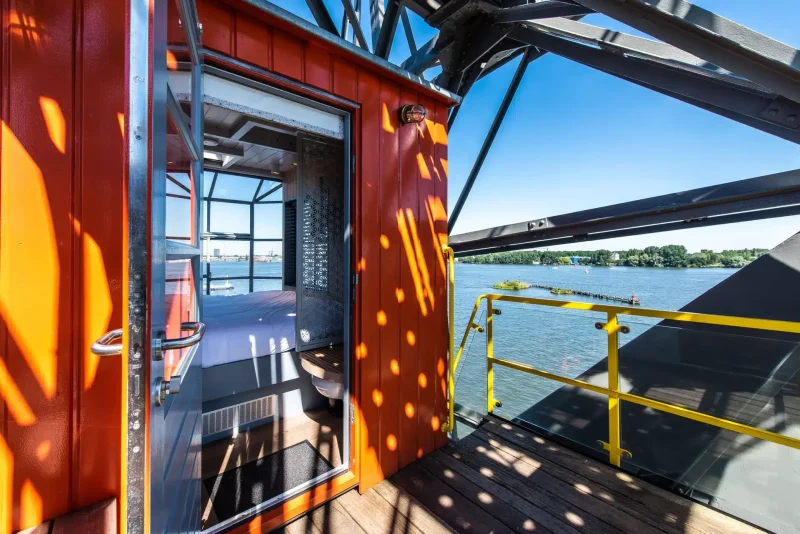Bijzonder Overnachten in een Havenkraan