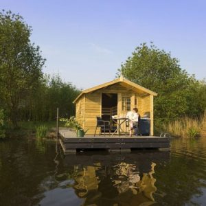 Bijzondere Overnachting op een Ecovlot